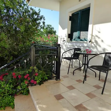 1 Apartamento Agios Leon