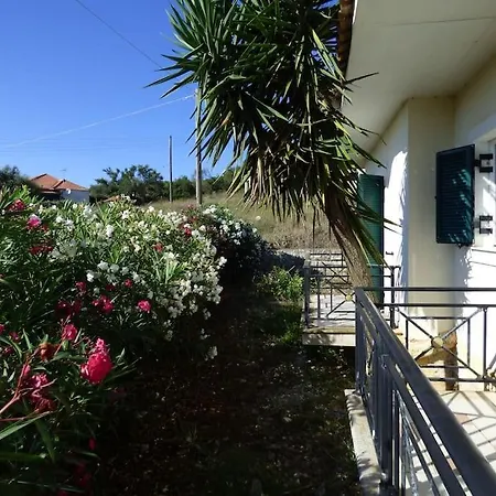 1 Apartment *